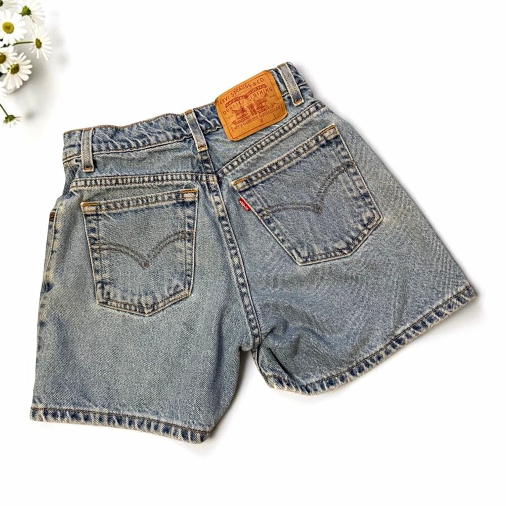 Vintage Levi’s Jean Shorts Size 3 Juniors 5-Pocket Zip Fly 3" Inseam Blue Denim